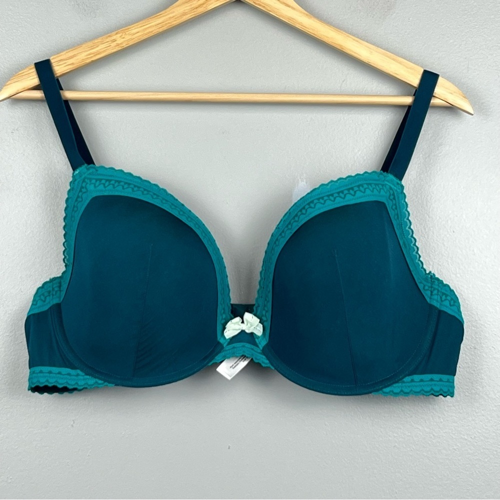 Adore Me green lace trimmed lightly lined underwire bra, 42D.